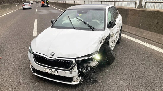 Sachschaden: Das Auto des 28-jährigen Fahrers wurde durch den Unfall total beschädigt.