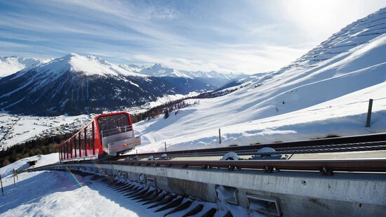 Weniger Gäste: Verschiedene Faktoren führten 2022/23 dazu, dass die Davos Klosters Bergbahnen gegenüber dem Vorjahr rund 116’000 Ersteinritte weniger zählte.