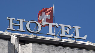 Nach dem Einbruch im Vorjahr geht es mit den Übernachtungszahlen in Schweizer Hotels wieder bergauf: Im Juli kletterten sie um 6 Prozent auf 3,6 Millionen Übernachtungen. (Symbolbild)