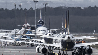 Die Airlinebranche zeigt sich an ihrem Gipfel in Brüssel uneinig über die Massnahmen zur Bekämpfung der Klimakrise. Während die einen ihre Hoffnungen auf nachhaltiges Kerosin setzen, glauben andere, die Lösung läge in einer höheren Auslastung und…