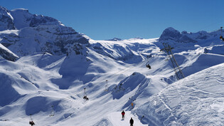 Blick auf den Laveygrat im Adelbodner Skigebiet im März 2003. (Archivbild)