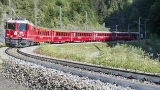 Rhätische Bahn RhB Gleis Gleise Weiss Farbe