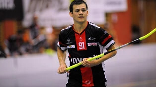 Sandro Aeschbacher benötigt mit Chur Unihockey dringend Punkte.