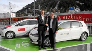 RhB-Chef Renato Fasciati (li) und Repower-CEO Kurt Bobst in Davos.
