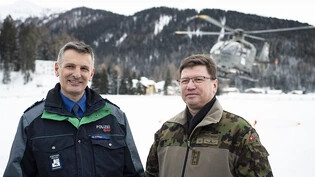 Sie sorgen für die Sicherheit in Davos: Der Bündner Polizeikommandant Walter Schlegel (links) und Korpskommandant Aldo Schellenberg.
