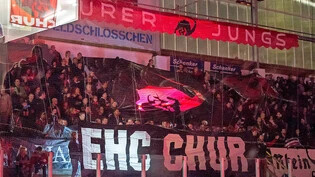 Unterstützung nicht nur im Stadion: Der EHC Chur kann auf die Solidarität seiner Fans und «Saisonkärtler» zählen. 