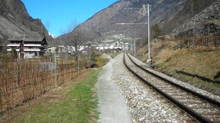 Vier Bauetappen unterhalb von Viano: Zum Schutz der Bahnlinie von St. Moritz nach Tirano entsteht ein Steinschlagschutzdamm und eine neue Gleisanlage auf dem Damm mit den dazugehörenden bahntechnischen Einrichtungen.