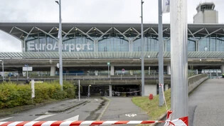 Der Euroairport Basel-Mülhausen war auch im Oktober wegen eines Bombenalarms evakuiert worden. (Archivbild)