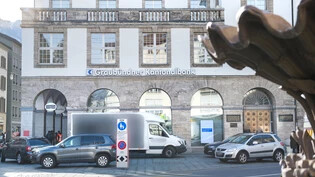 Die Filiale der Graubündner Kantonalbank an der Poststrasse ist am 13. Februar 2020 überfallen worden.