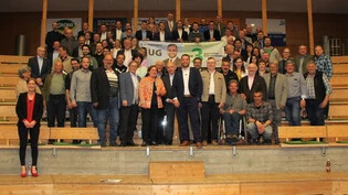 Mit Berner Unterstützung ins Bündner Parlament: Die SVP-Kandidierenden freuen sich über den Besuch von Bundesrat Ueli Maurer.