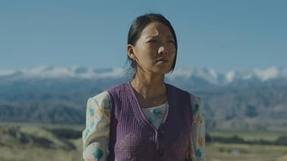 «Ala Kachuu»: Im Drama wehrt sich eine junge Kirgisin (Alina Turdumamatova) gegen Brautraub und Zwangsheirat.