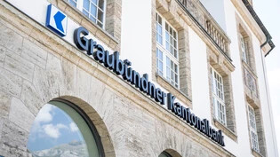 Im Strudel der Riesenpleite: Die Graubündner Kantonalbank muss angeblich um einen Kredit von 60 Millionen Franken zittern.