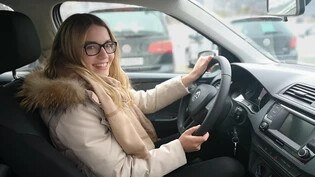 Ramona Brüniger ist zum ersten Mal mit einem geschalteten Auto gefahren - mehr oder weniger erfolgreich. 