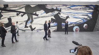 Das Bündner Kunstmuseum in Chur zeigt Martin Dislers Gemälde «Die Umgebung der Liebe» auf vier Wänden.