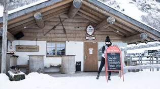 Après-Ski mal anders: Damit die Saison nicht komplett ins Wasser fällt, hat Geschäftsführerin Helen Rhyner im «Gitzihimmel» in Elm ein Take-away eröffnet. 