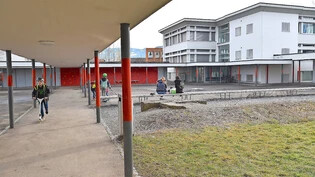 Ein Neubau soll das Platzproblem entschärfen: An der Primarschule Schachen in Jona ist ein Ausbau geplant. Bild Markus Timo Rüegg