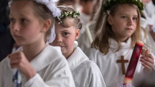 Der grosse Tag muss warten: Dutzende Kinder hätten nach Ostern die erste heilige Kommunion empfangen. Bild Keystone